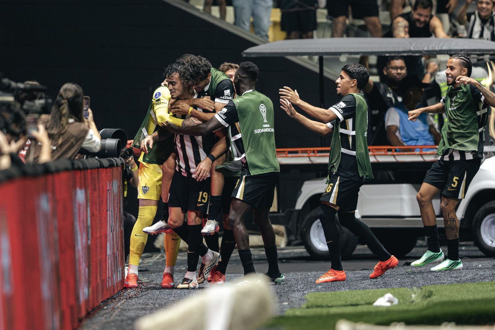 Reinier comemora gol pelo Atlético na Arena MRV, na vitória sobre o Santos