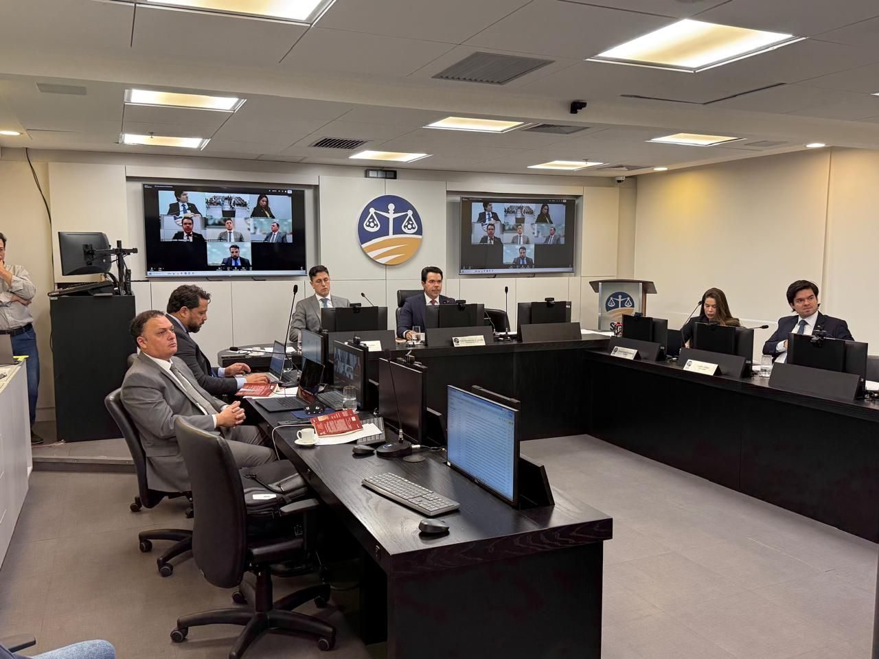 Sessão da 5ª Comissão Disciplinar do STJD que julgou o atacante do Cruzeiro nesta segunda-feira