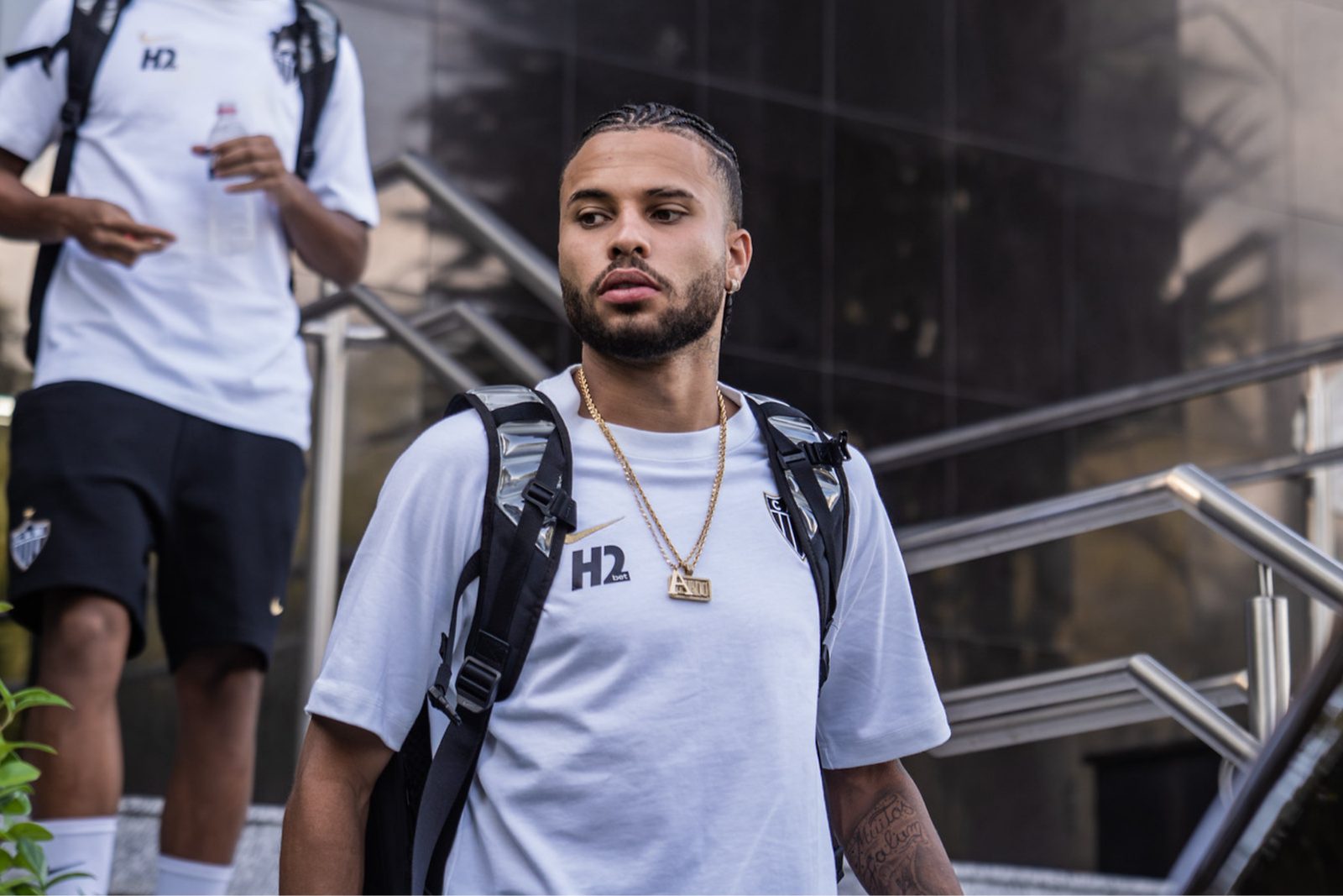 Alexsander, volante do Atlético, está fora dos dois jogos da semifinal da Copa do Brasil