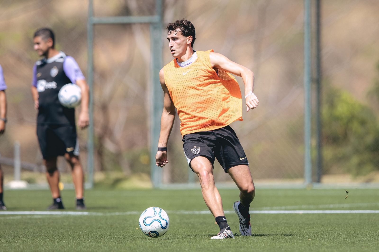 Tomás Pérez em treino do Atlético na Cidade do Galo