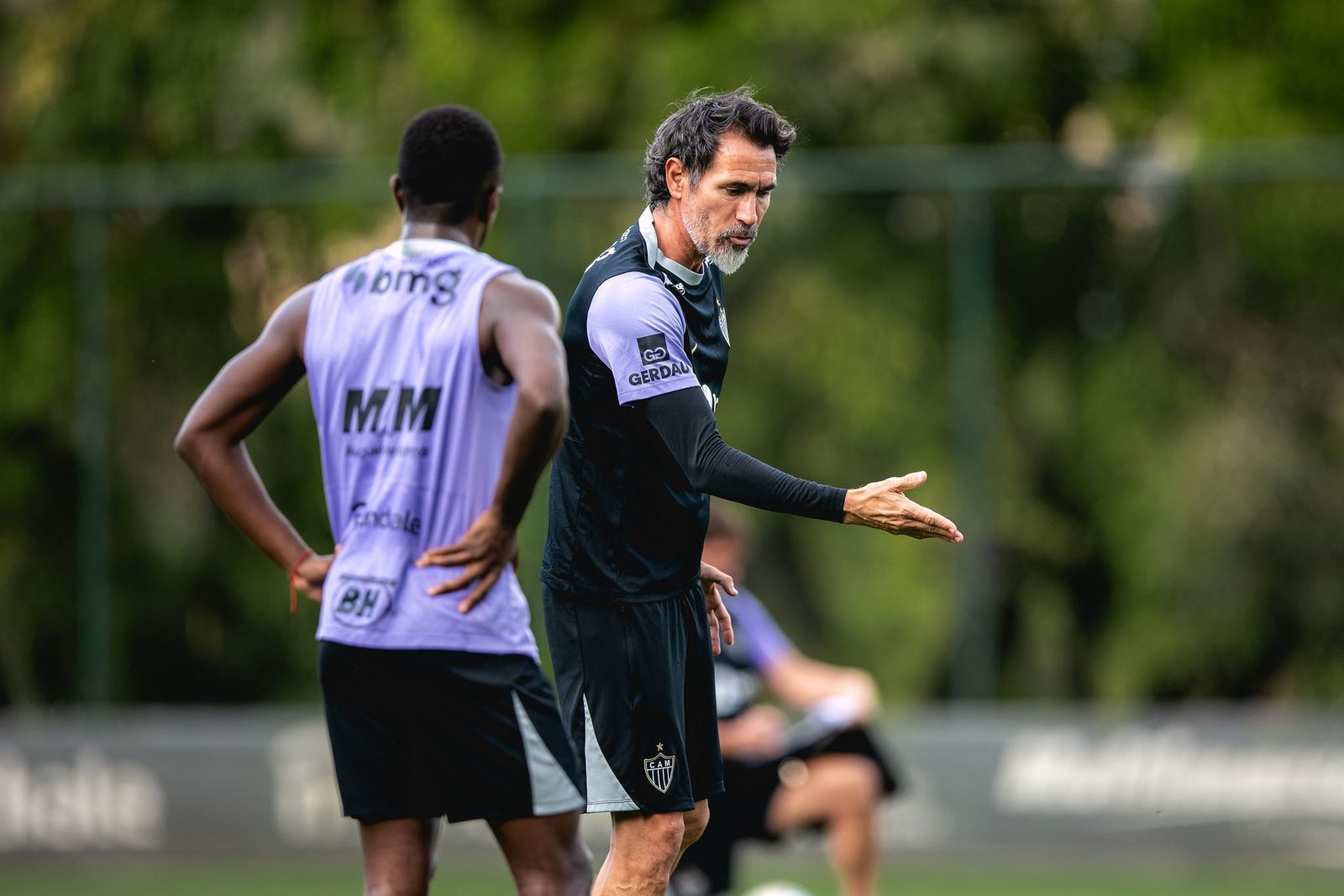 Eduardo Domínguez comanda treino do Atlético na Cidade do Galo