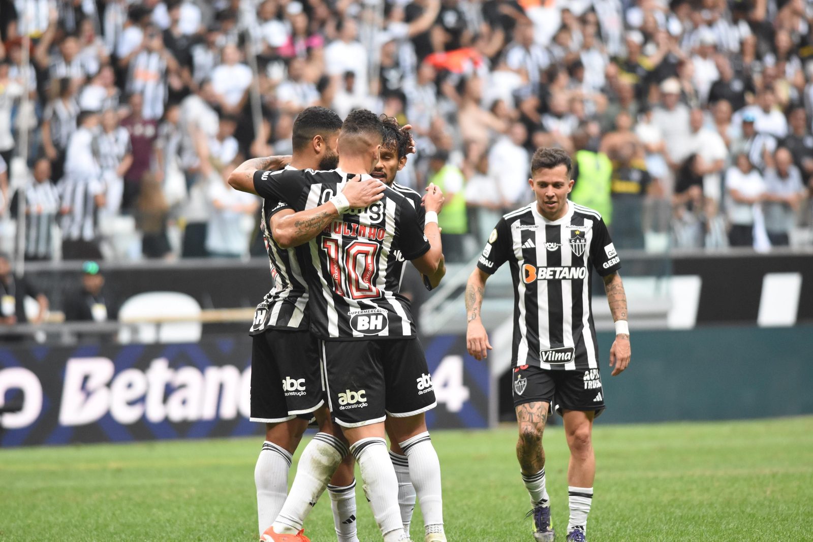 Bernard, titular do Atlético-MG no jogo de ida das oitavas