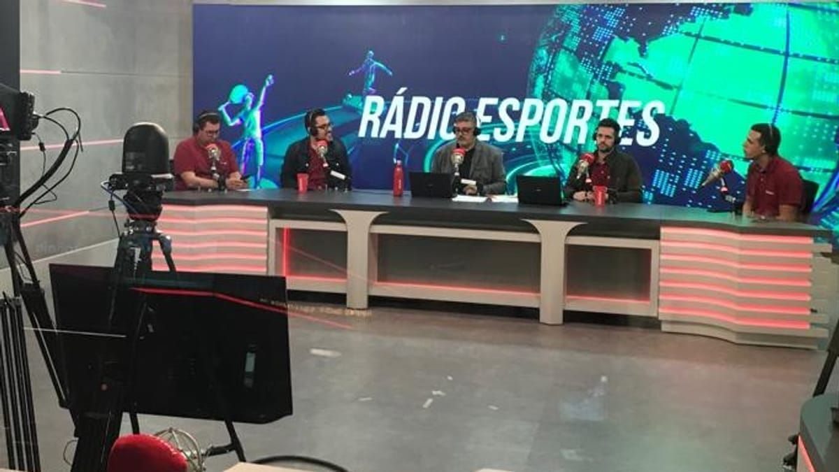 Estúdio de rádio da época em que Lapinha iniciou sua trajetória na radiodifusão (imagem ilustrativa)